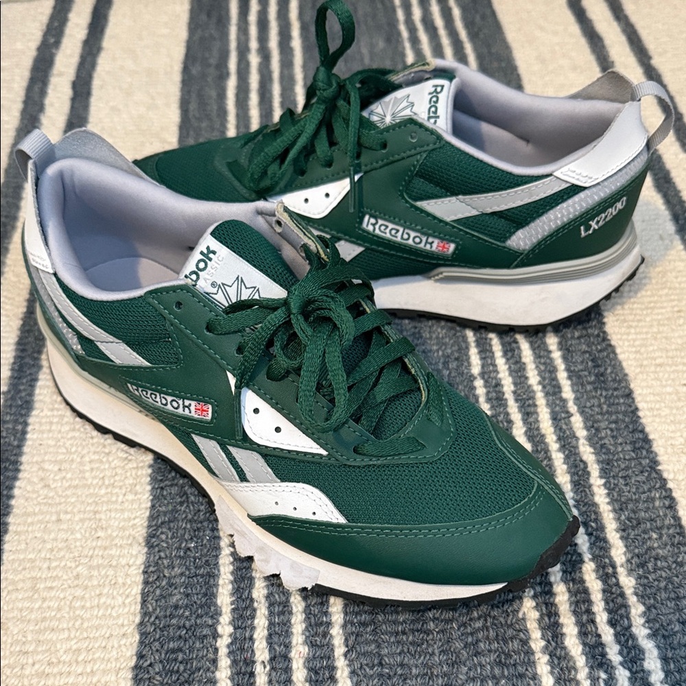 Reebok LX2200 Green and White Sneakers